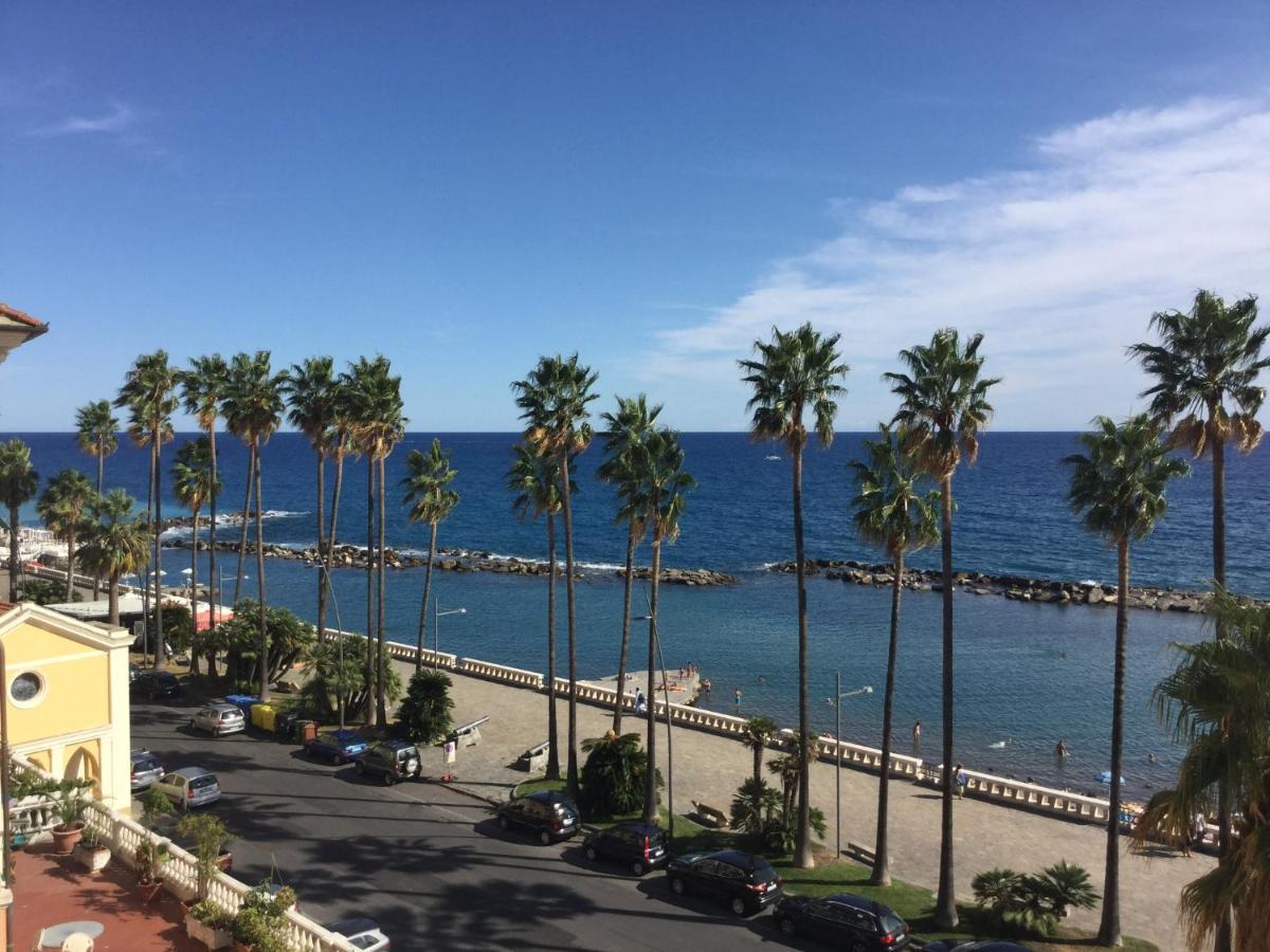 B&B Note Di Mare Imperia Bagian luar foto