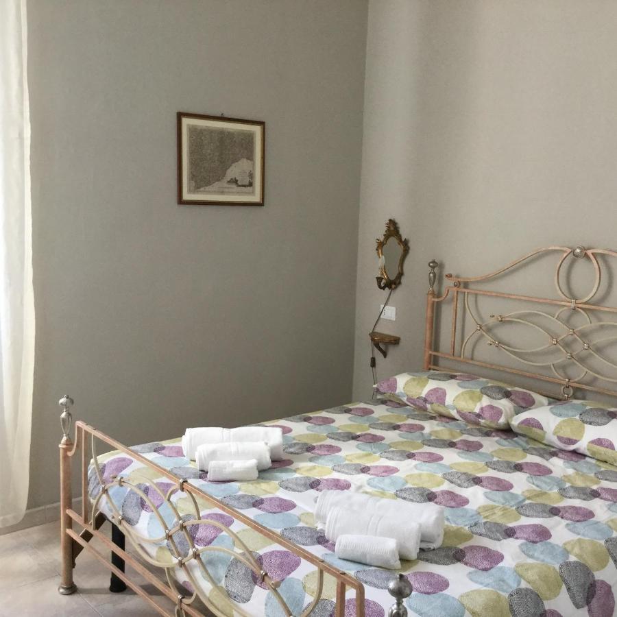 B&B Note Di Mare Imperia Bagian luar foto