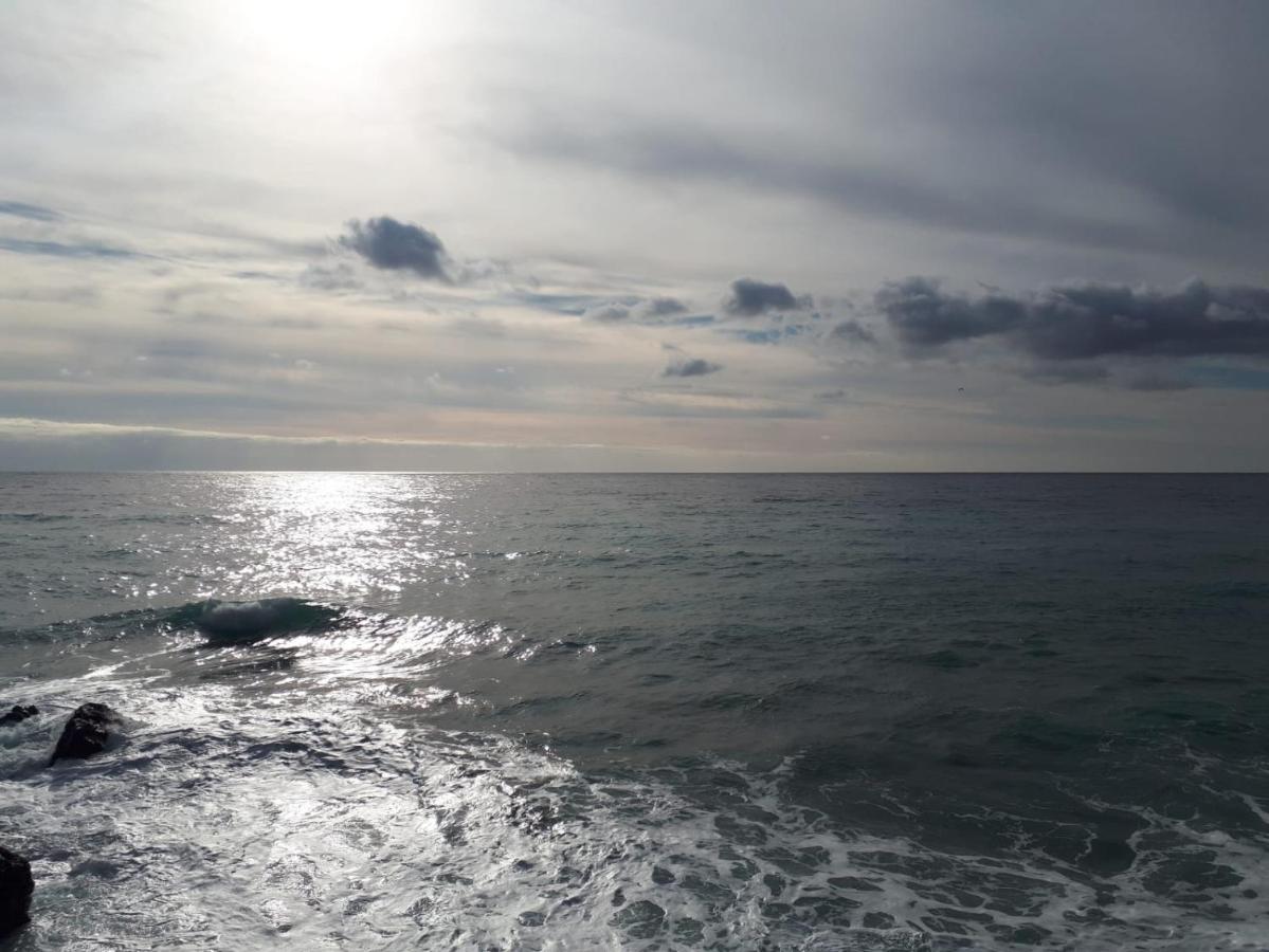 B&B Note Di Mare Imperia Bagian luar foto