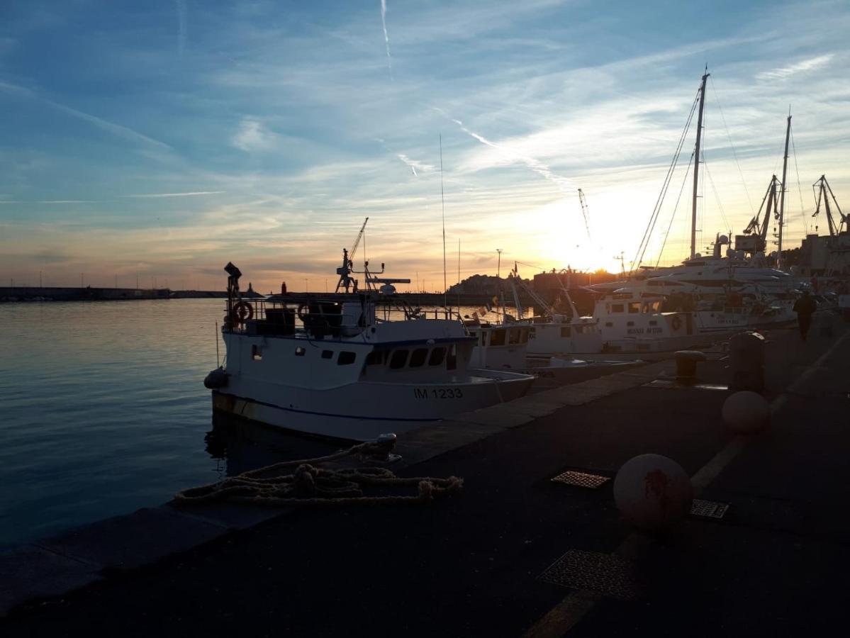 B&B Note Di Mare Imperia Bagian luar foto